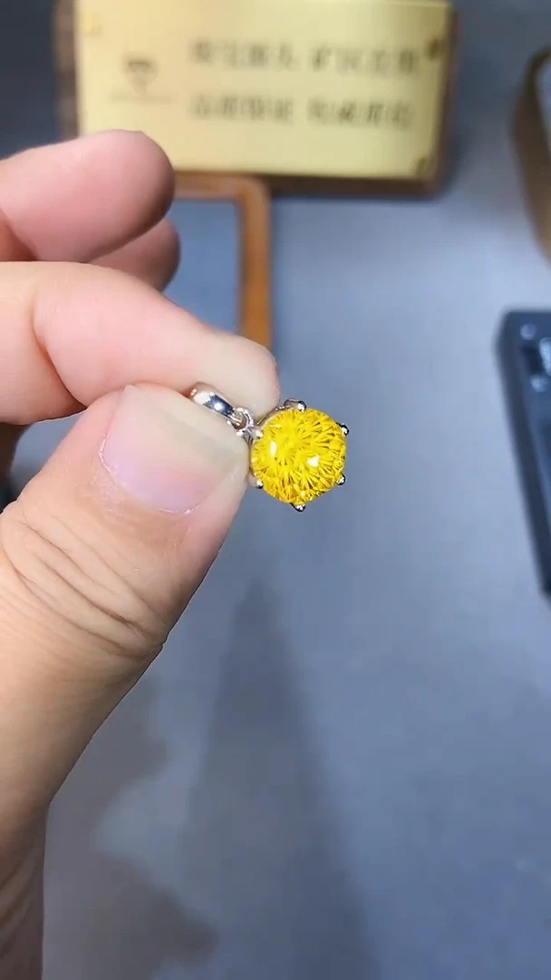 【闪购商品】黄晶颈饰银S925镶嵌3544