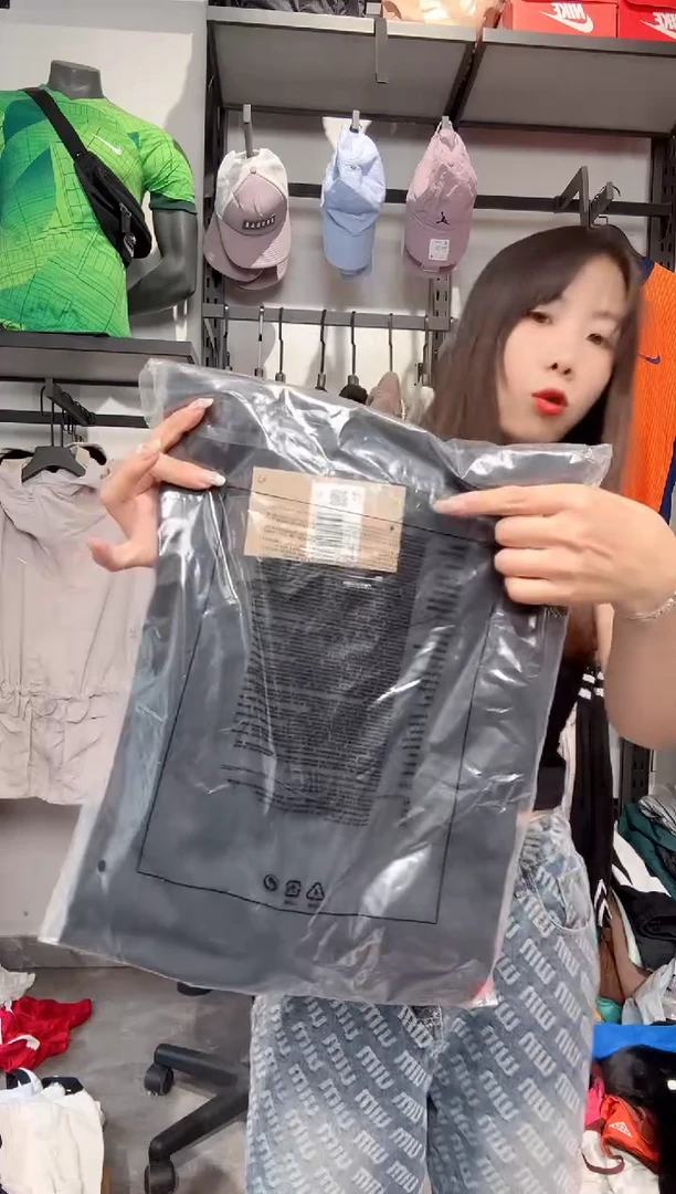 1223       编码 瑕疵款直播间过款为准 尺码2XL