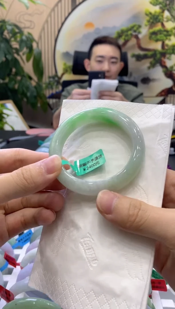 翡翠手镯未镶嵌000000007829