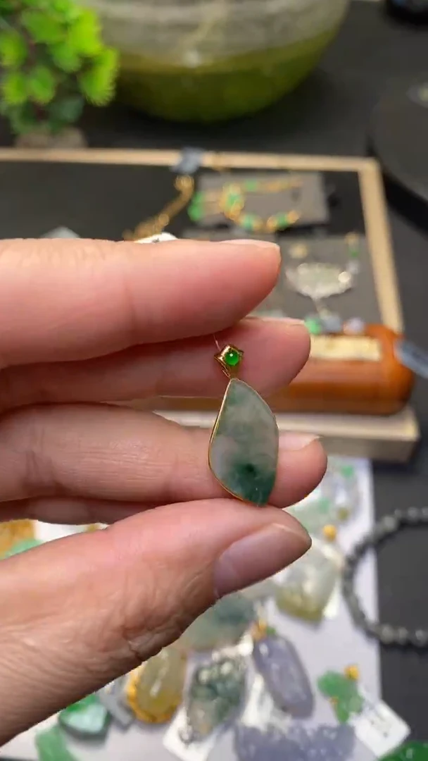 颈饰18K金镶嵌翡翠@**波净货33239