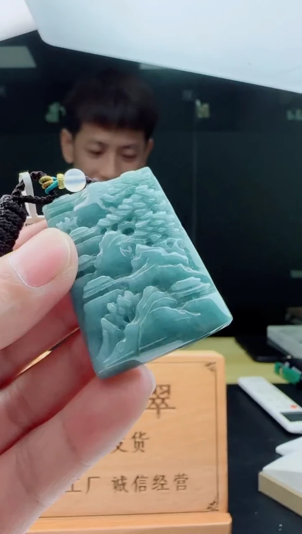 【闪购商品】翡翠颈饰未镶嵌1111111111111