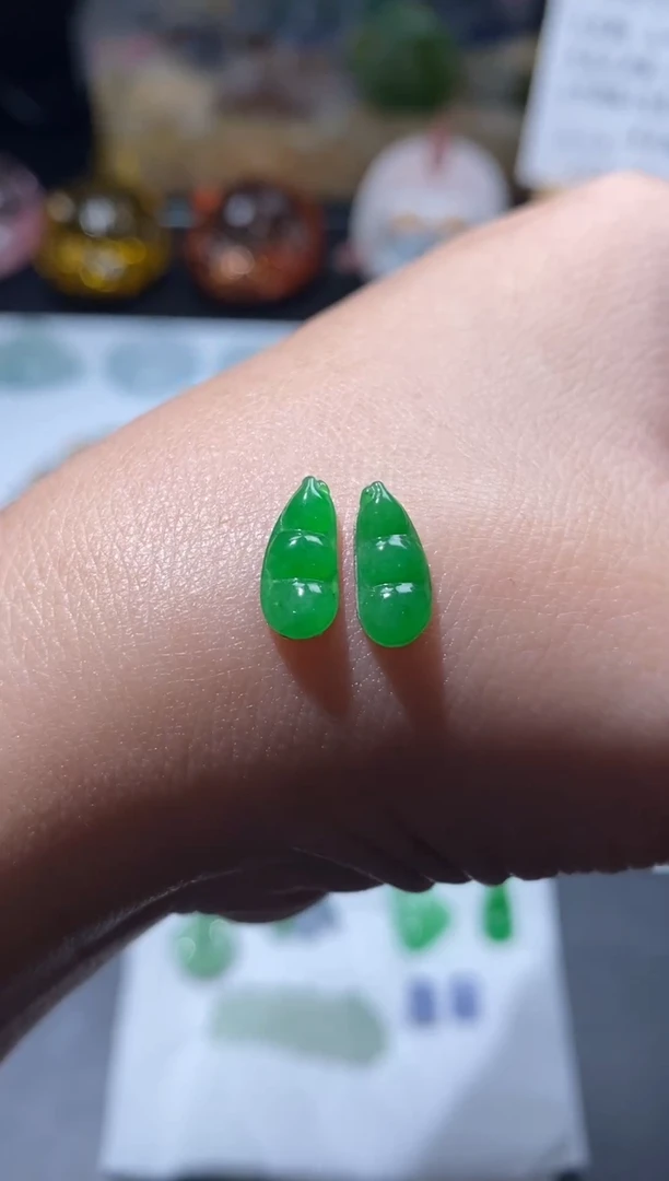 未镶嵌定制翡翠豆子