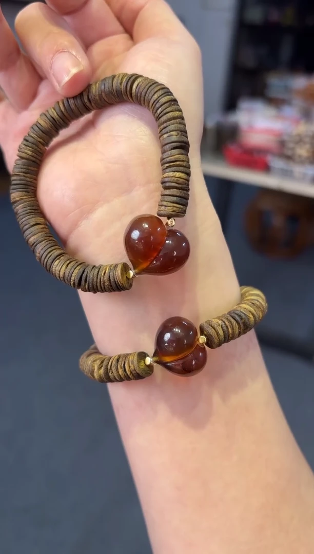 手链琥珀未镶嵌  绿奇楠沉香药片琥珀桃心多样性发其一