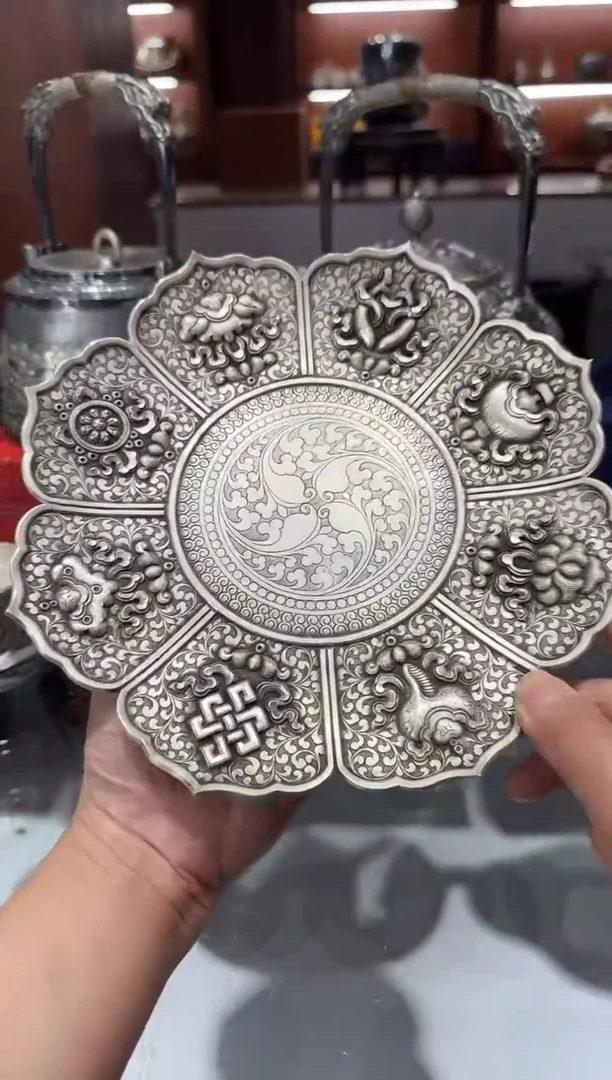 向**慧足银手工精工莲托八宝高脚熏色錾刻壶承