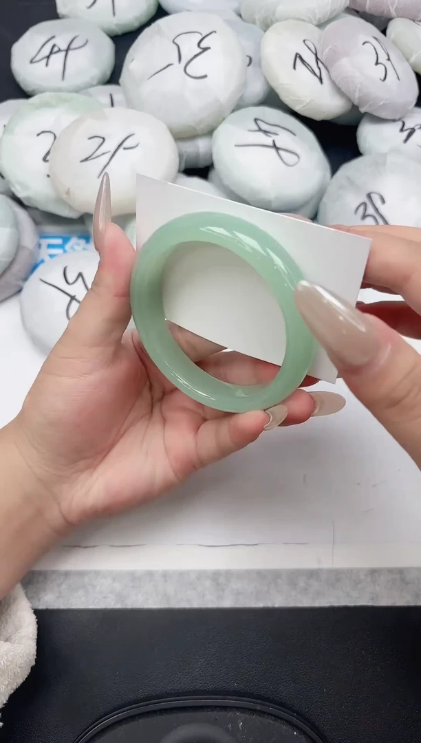 女款工艺手镯116-60.5