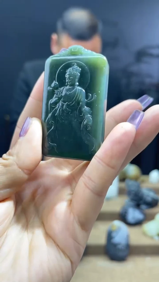 颈饰未镶嵌和田玉1