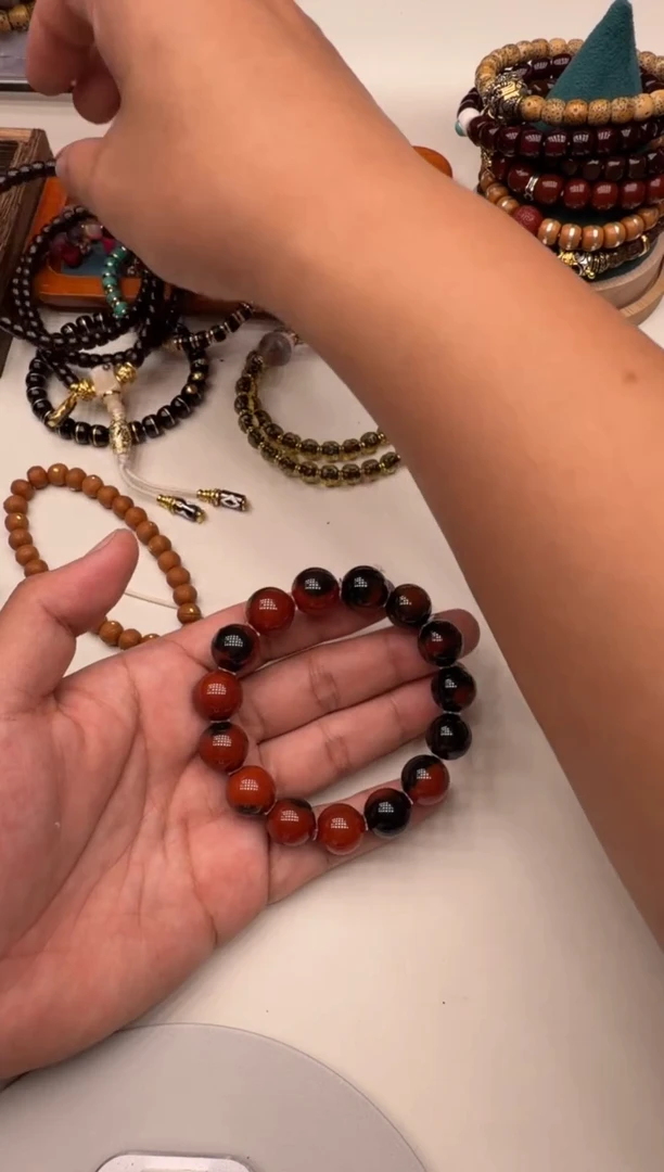 未镶嵌手串南红玛瑙黑洞