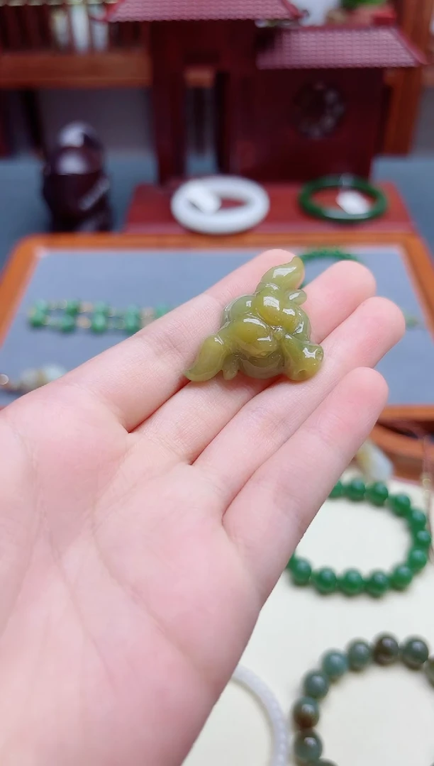 翡翠未镶嵌颈饰翡翠牛首配饰*1 YD