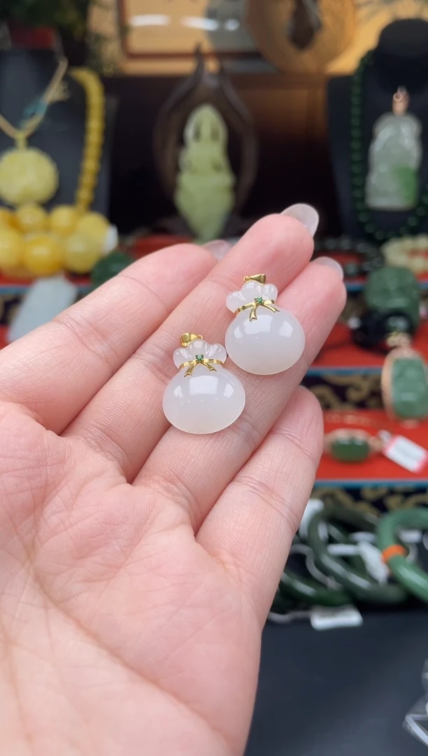 和田玉18K金镶嵌颈饰吊坠XH05多样性发其一