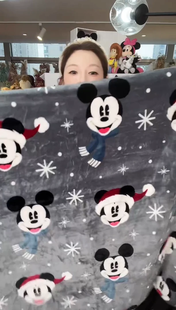 毛绒373号 灰色圣诞米奇毯子