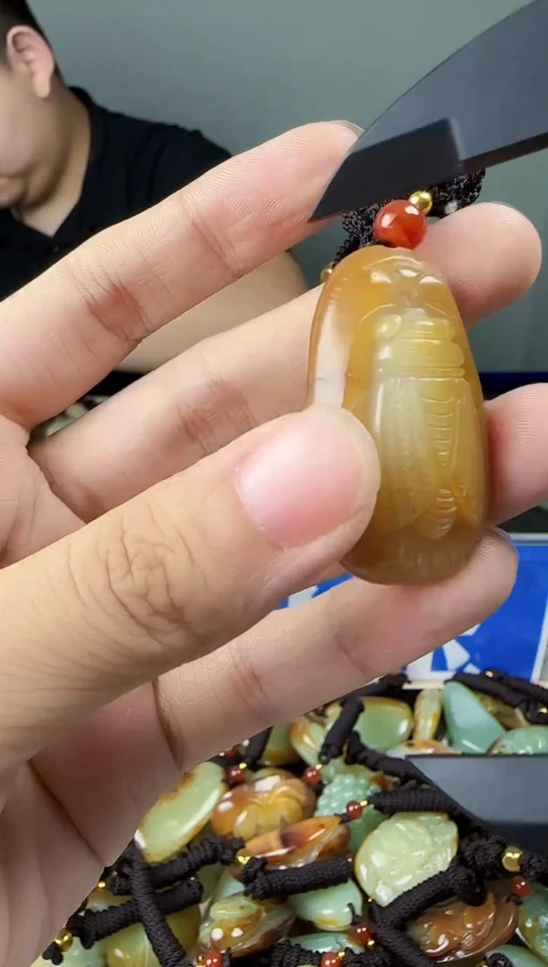 和田玉未镶嵌颈饰1