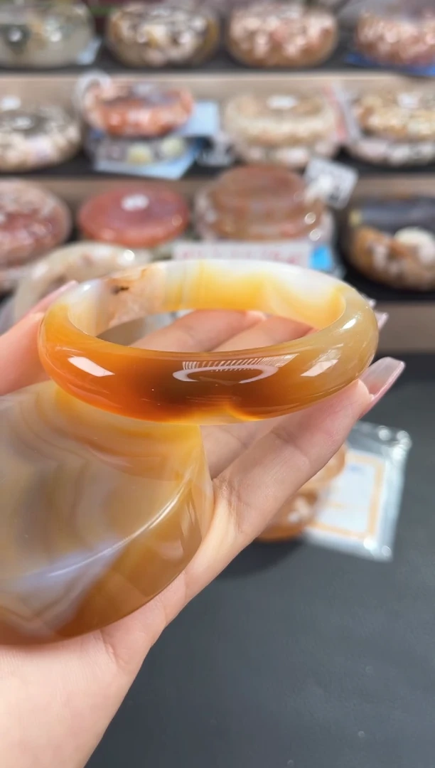 未镶嵌手镯石英质玉60