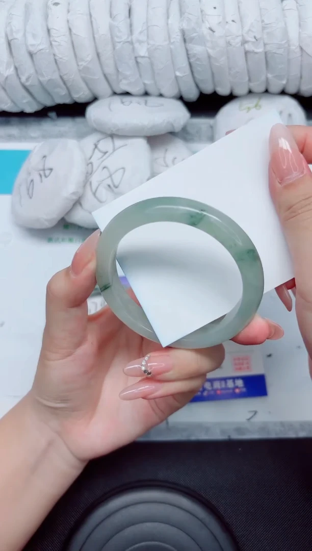 石英质玉手镯未镶嵌180-56.9