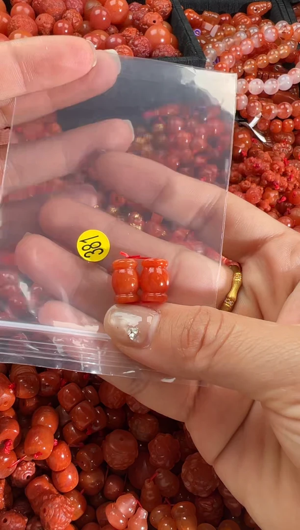 【闪购商品】南红玛瑙颈饰未镶嵌1