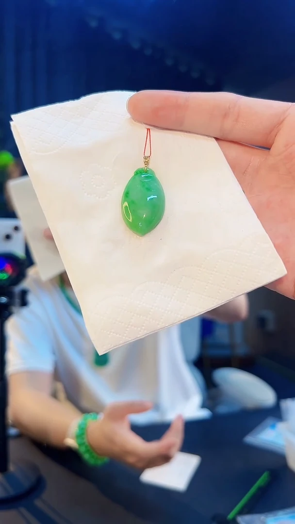 翡翠18K金镶嵌颈饰缅料A货/支持复检/一件
