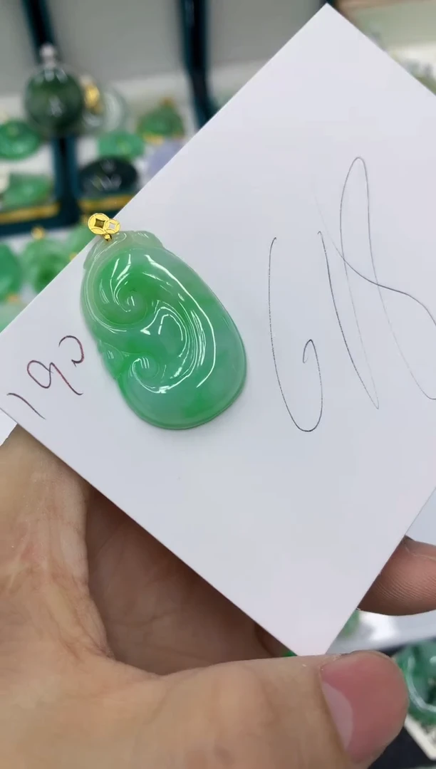 【闪购商品】翡翠颈饰18K金镶嵌11111111111