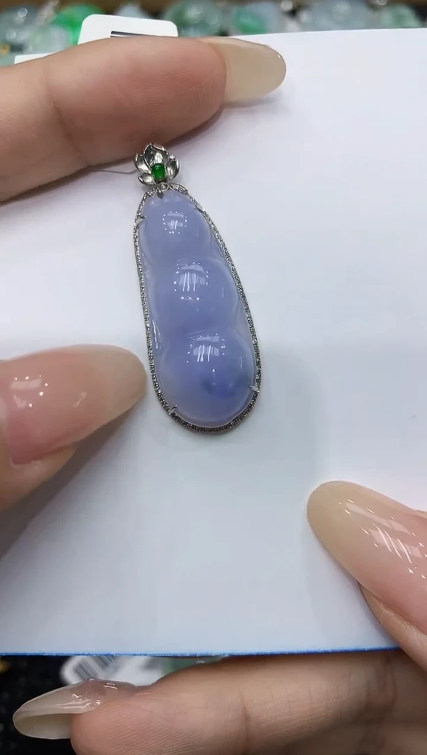 翡翠18K金镶嵌颈饰111111111111