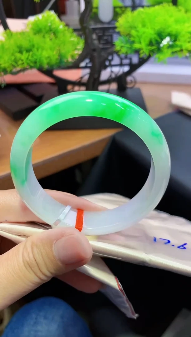 未镶嵌手镯翡翠-k35天然缅甸A货翡翠57.5正圈总价17.6万定金2万