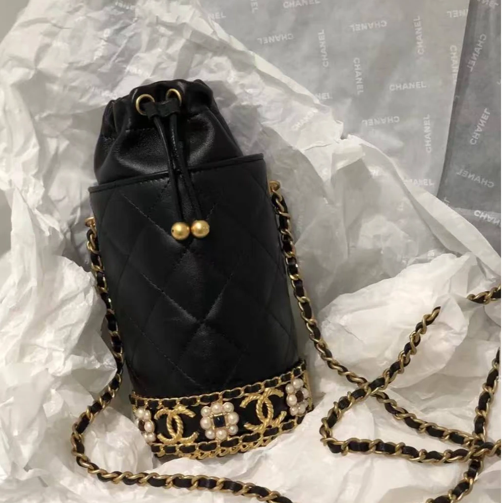 99新 Chanel/香奈儿 专场/21高级手工坊系列 水壶包/口红包mini