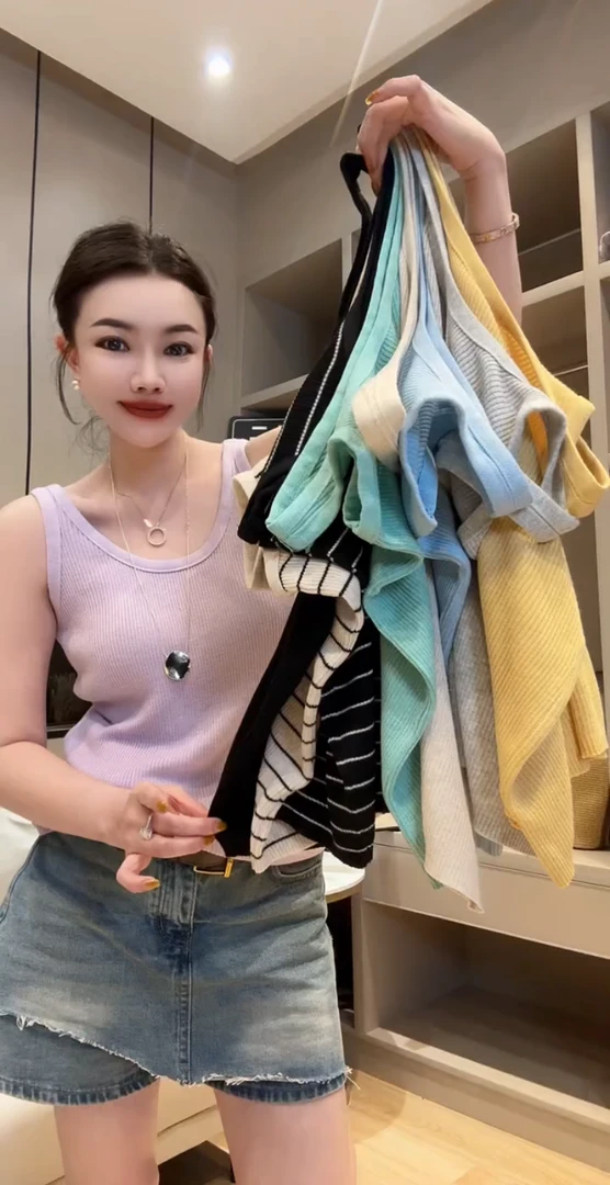 欧货2025夏季新款时髦休闲百搭显瘦U领外穿打底针织无袖背心上衣