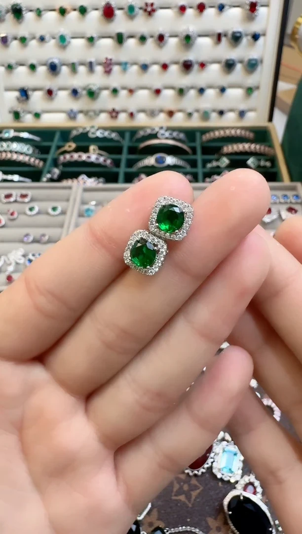 未镶嵌透辉石耳饰透辉石耳饰