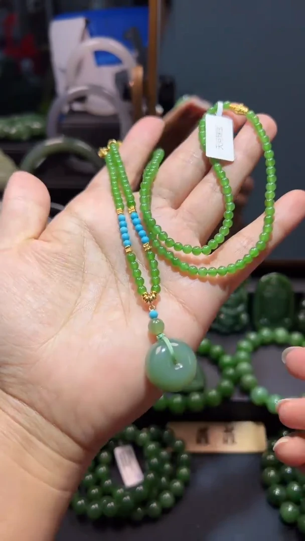 和田玉（碧玉）未镶嵌颈饰1