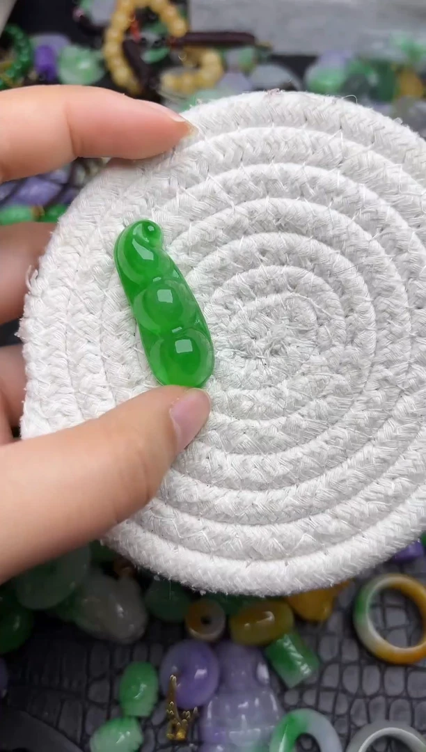 颈饰未镶嵌翡翠缅甸翡翠吊坠