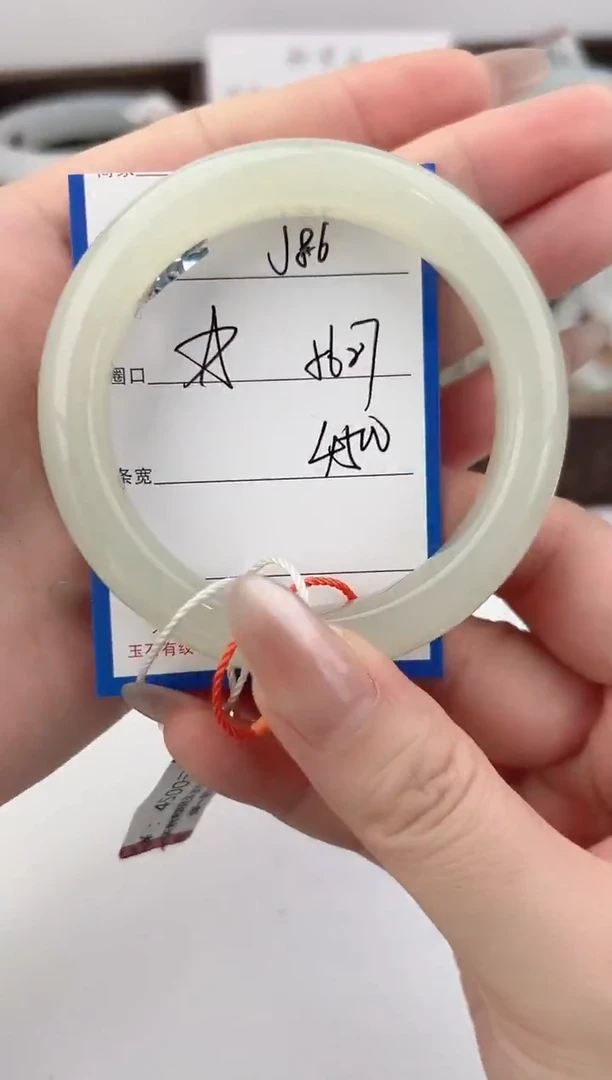 未镶嵌手镯和田玉86颜色微差无瑕疵