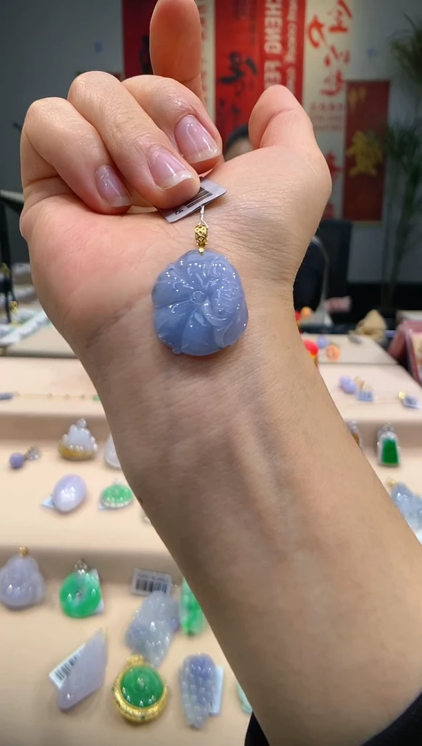 【闪购商品】翡翠吊坠(不含链)18K金镶嵌年年有余