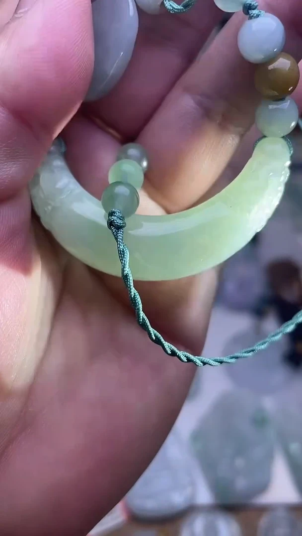 颈饰未镶嵌翡翠玉衡