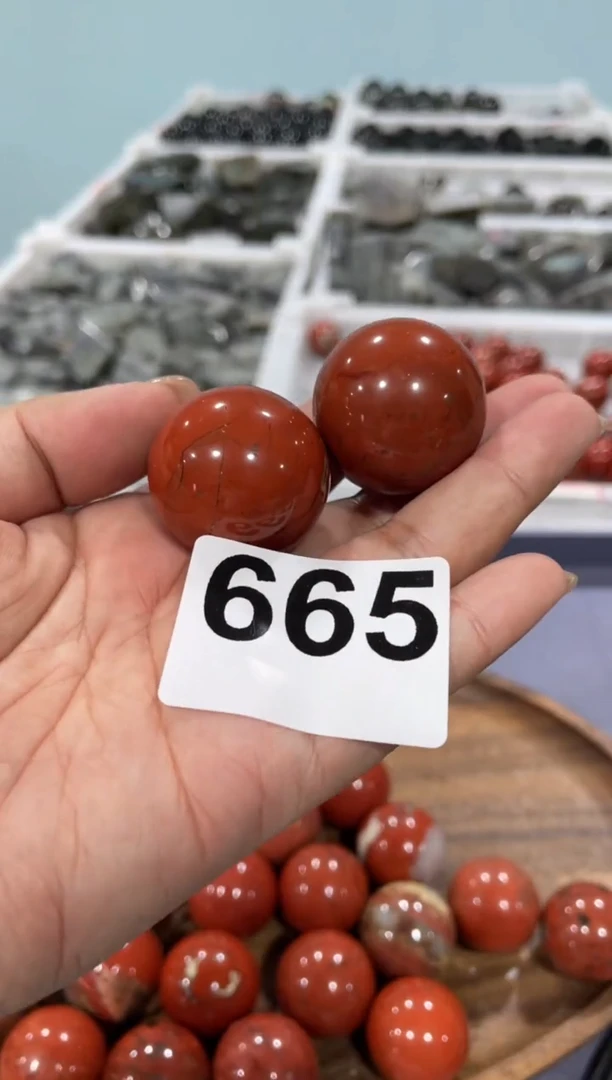 未镶嵌珠宝半成品水晶一单两颗   665