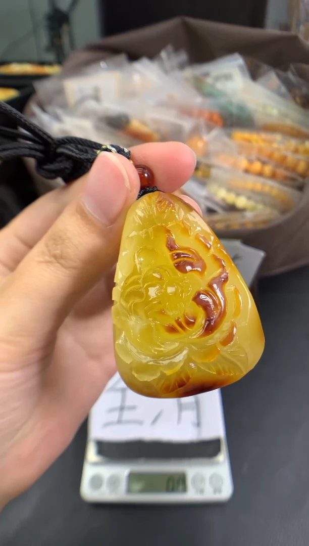 蜜蜡未镶嵌珠宝奇石1