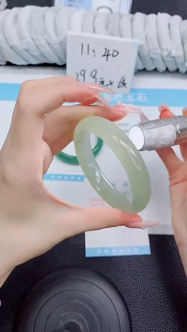 未镶嵌手镯石英质玉210-59.5