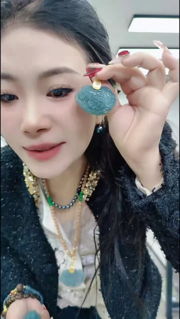 【闪购商品】翡翠颈饰未镶嵌3026蓝水雕刻花牌