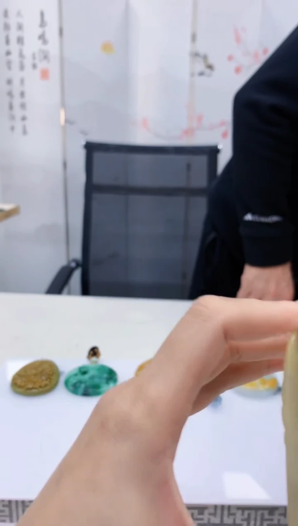 【闪购商品】定制翡翠未镶嵌5152lr-毛货挂件