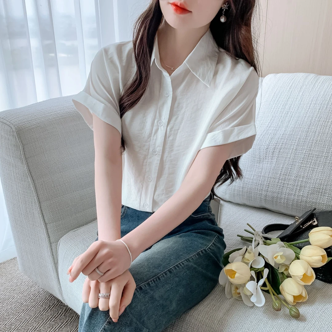 2025年夏季女装新款简约设计感宽松女士衬衫气质显瘦百搭短袖衬衣