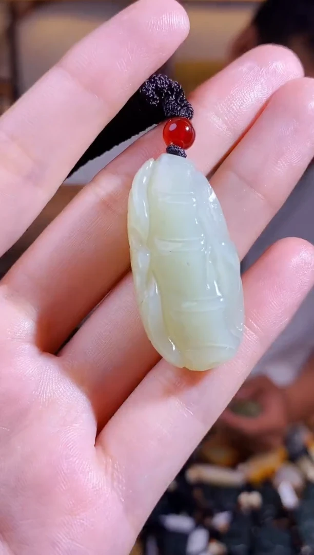 和田玉未镶嵌颈饰1