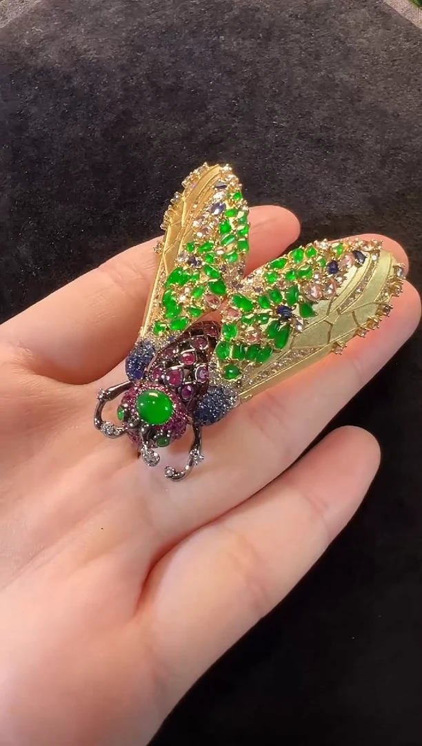 吊坠(不含链)18K金镶嵌翡翠高冰正阳绿随形金蝉胸针