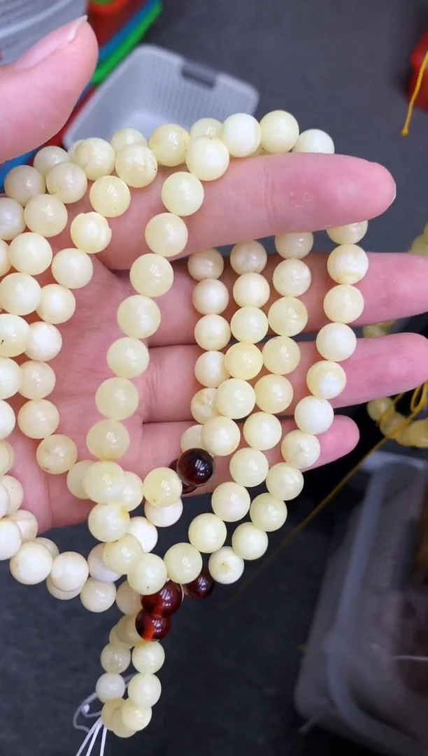 未镶嵌琥珀珠宝奇石25