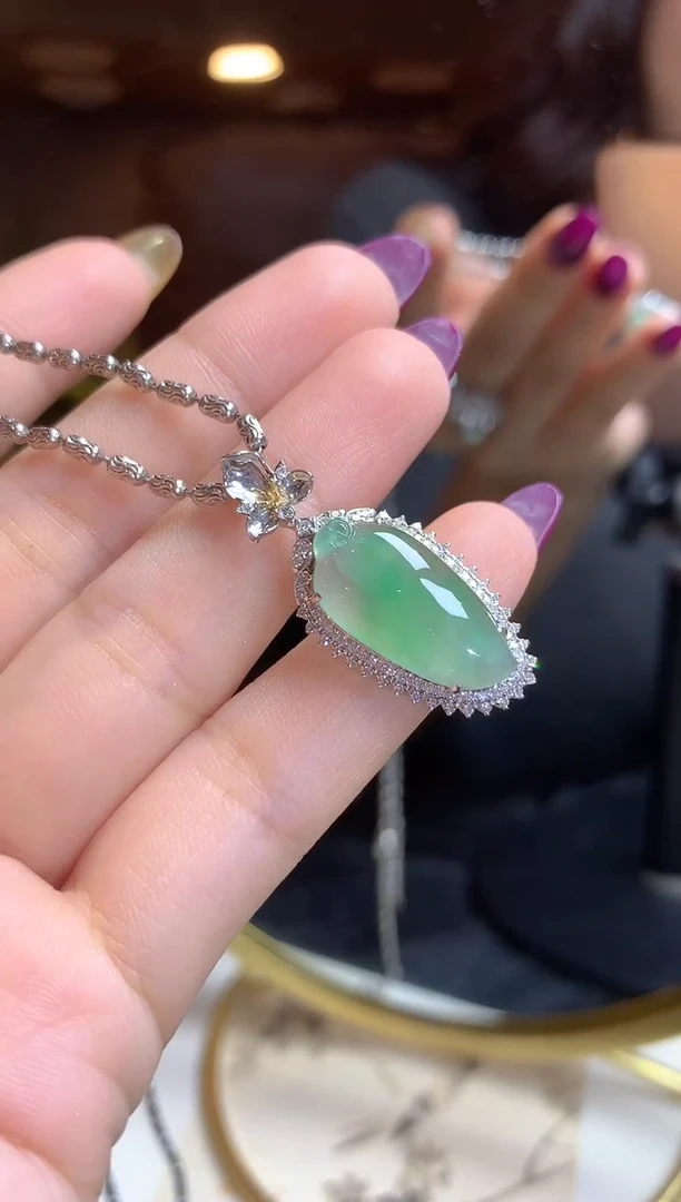 吊坠(不含链)18K金镶嵌翡翠X**辰翡翠瓜瓜