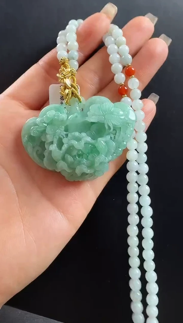 颈饰未镶嵌翡翠如意