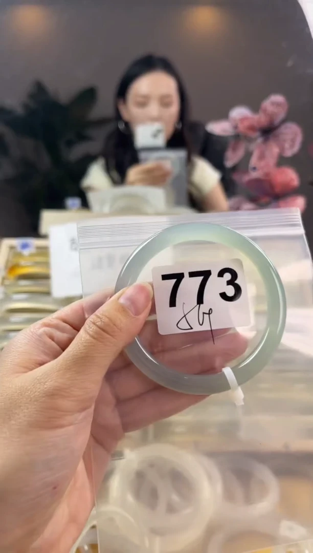 玛瑙/玉髓手镯未镶嵌773