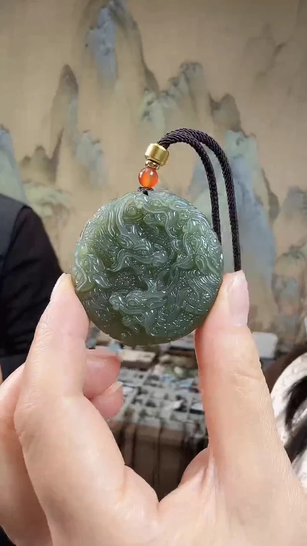 颈饰未镶嵌和田玉.