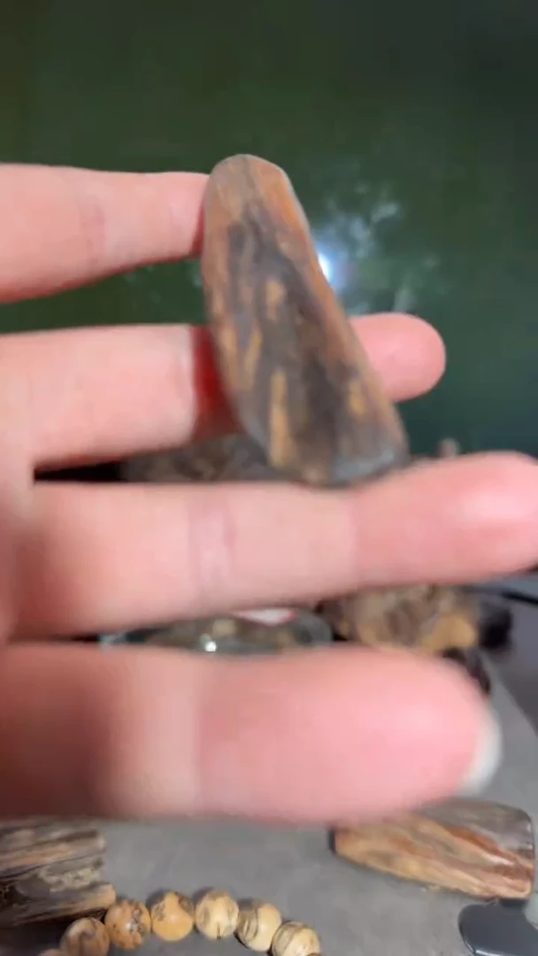 沉香吊坠多样性发一