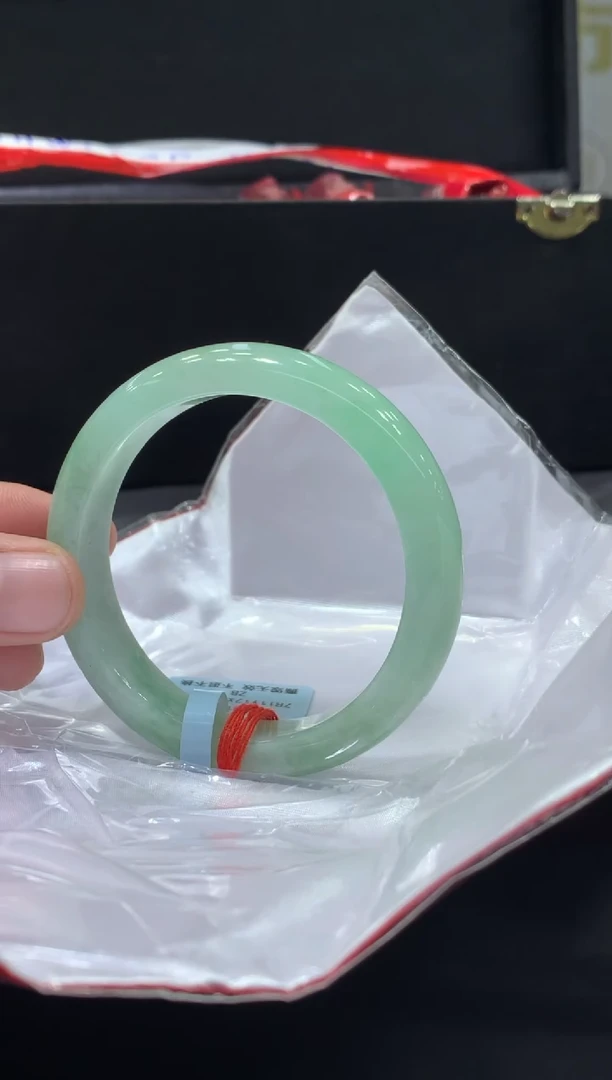 未镶嵌手镯翡翠翡翠手镯