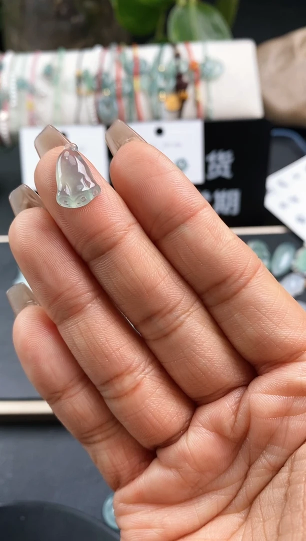 【闪购商品】翡翠配石360莲蓬~默认裸石发货