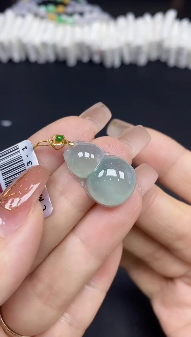 吊坠(不含链)18K金镶嵌翡翠葫芦18K金扣镶嵌@@CMT