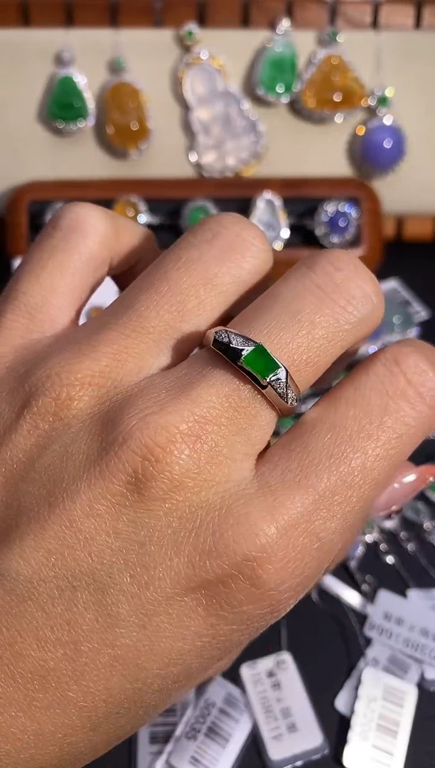 【闪购商品】翡翠戒指18K金镶嵌戒指