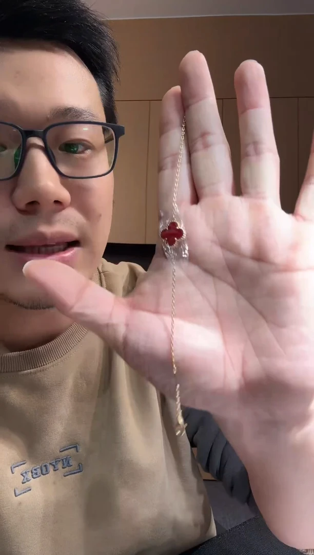 【闪购商品】玛瑙/玉髓手链18K金镶嵌红色k黄，单花四叶草手链GHJ