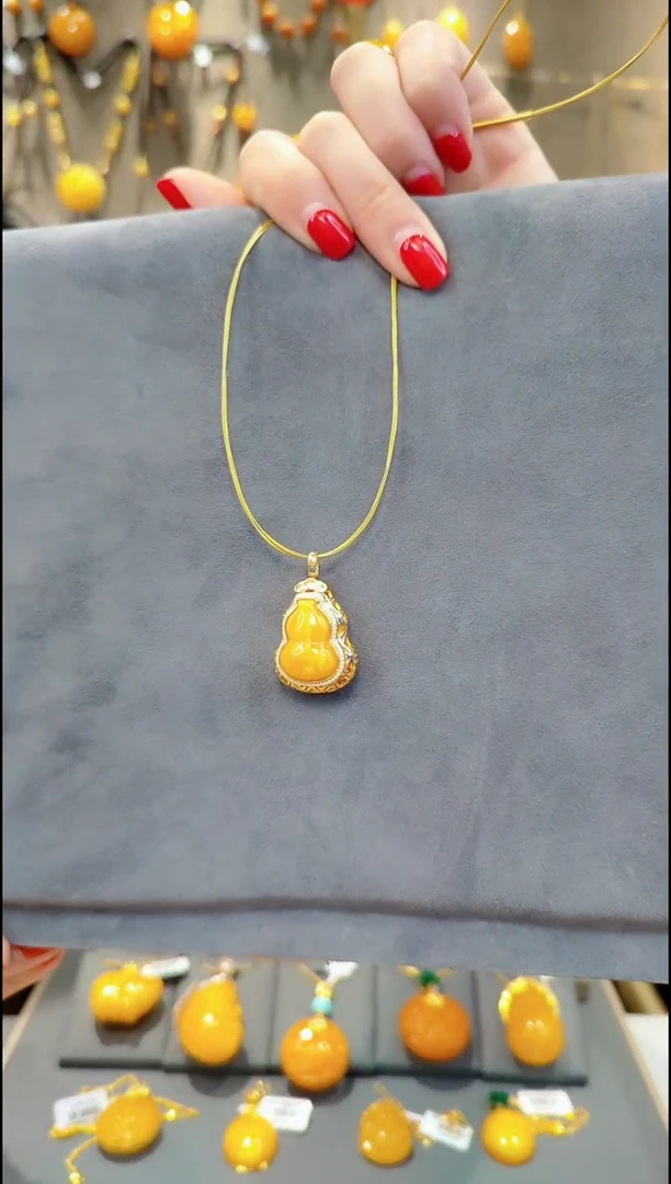 【闪购商品】蜜蜡颈饰银S925镀金镶嵌H779蜜蜡吊坠赠项圈